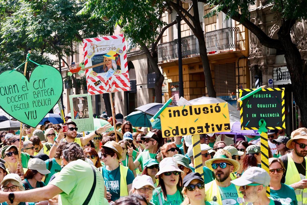 La manifestación de docentes de este martes 2 de junio, en imágenes