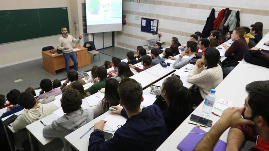 Recomendación para los universitarios que llegan de Madrid: permanecer tres días en aislamiento domiciliario
