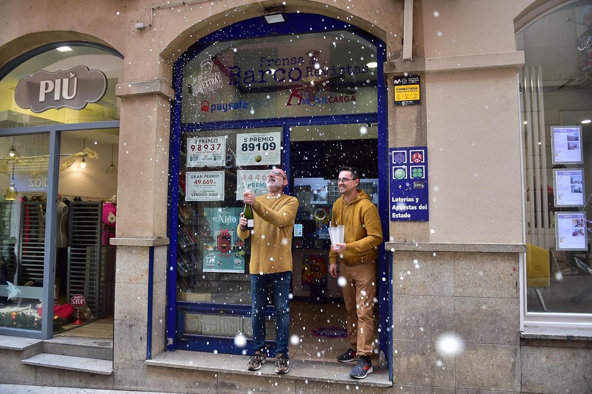 Fotogalería | Los instantes del sorteo de la Lotería de Navidad en Extremadura