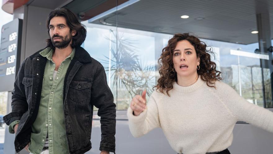 El guiño a Alicante en la comedia &quot;El cuarto pasajero&quot; ¿es obra de &quot;Costa&quot; Blanca Suárez?