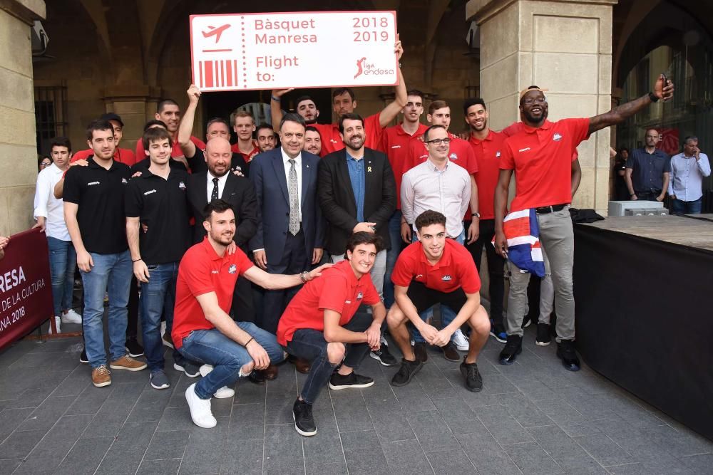 Celebració de l'ICL Manresa a la plaça Major