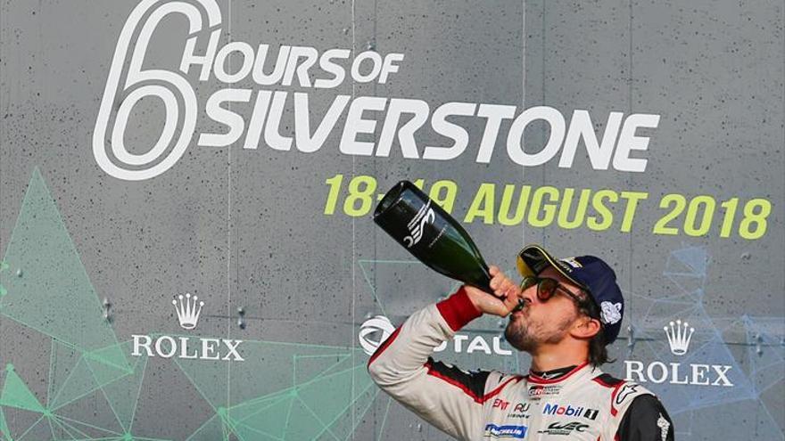 Fernando Alonso gana pero es descalificado en Silverstone