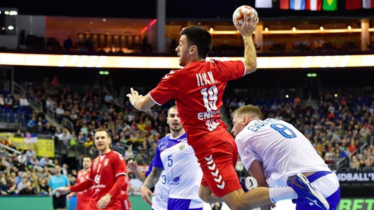 Nemanja Ilic, internacional con Serbia, durante el Mundial