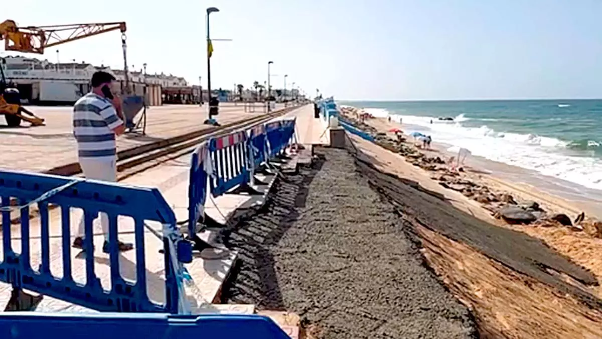 Arrancan en Matalascañas las obras del paseo marítimo, pero avisan: “Sin espigones, esto volverá a pasar”