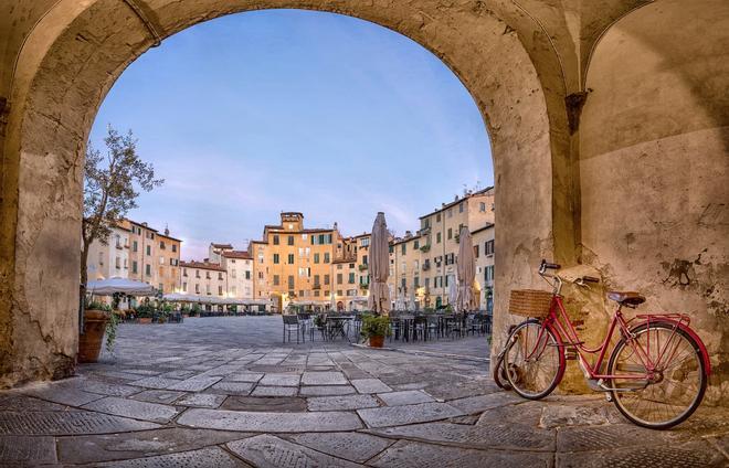 Lucca, Italia, Bicicleta