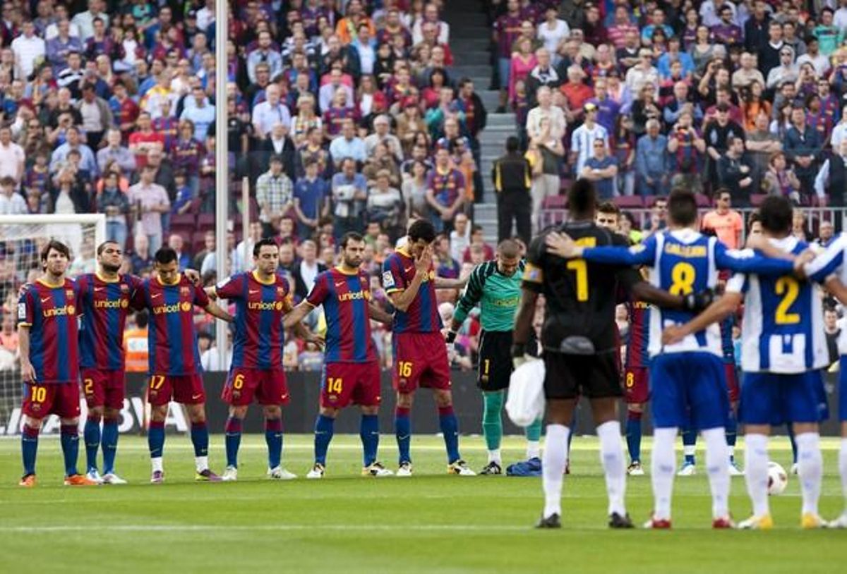 Minut de silenci del Barça i l’Espanyol al Camp Nou, en una imatge d’arxiu. Minut de silenci del Barça i l’Espanyol al Camp Nou, en una imatge d’arxiu.