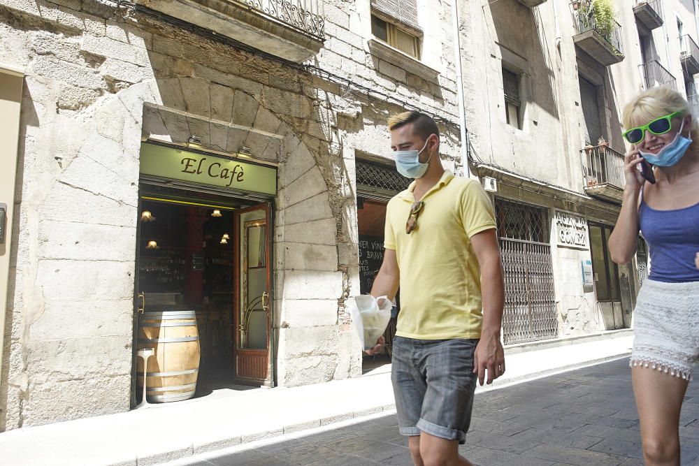 Tanca El Cafè del carrer Ciutadans de Girona