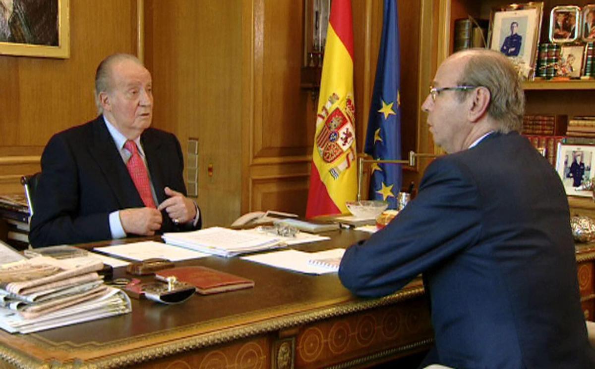 Spottorno despacha con Juan Carlos I, el 4 de mayo de 2013, en el despacho del Monarca.