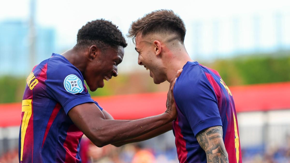 Barberá y Sama celebran un gol