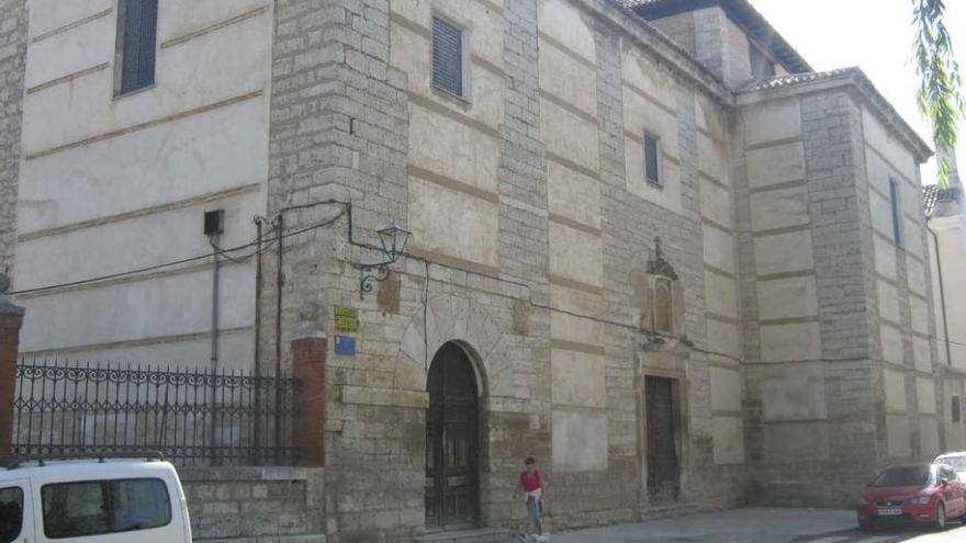 Fachada principal de la iglesia de La Concepción, situada en la plaza de Santa Marina. Foto