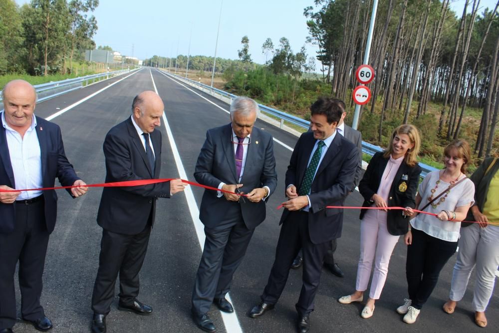 Nuevo ramal de la Autovía del Cantábrico con el polígono de Barres, en Castropol