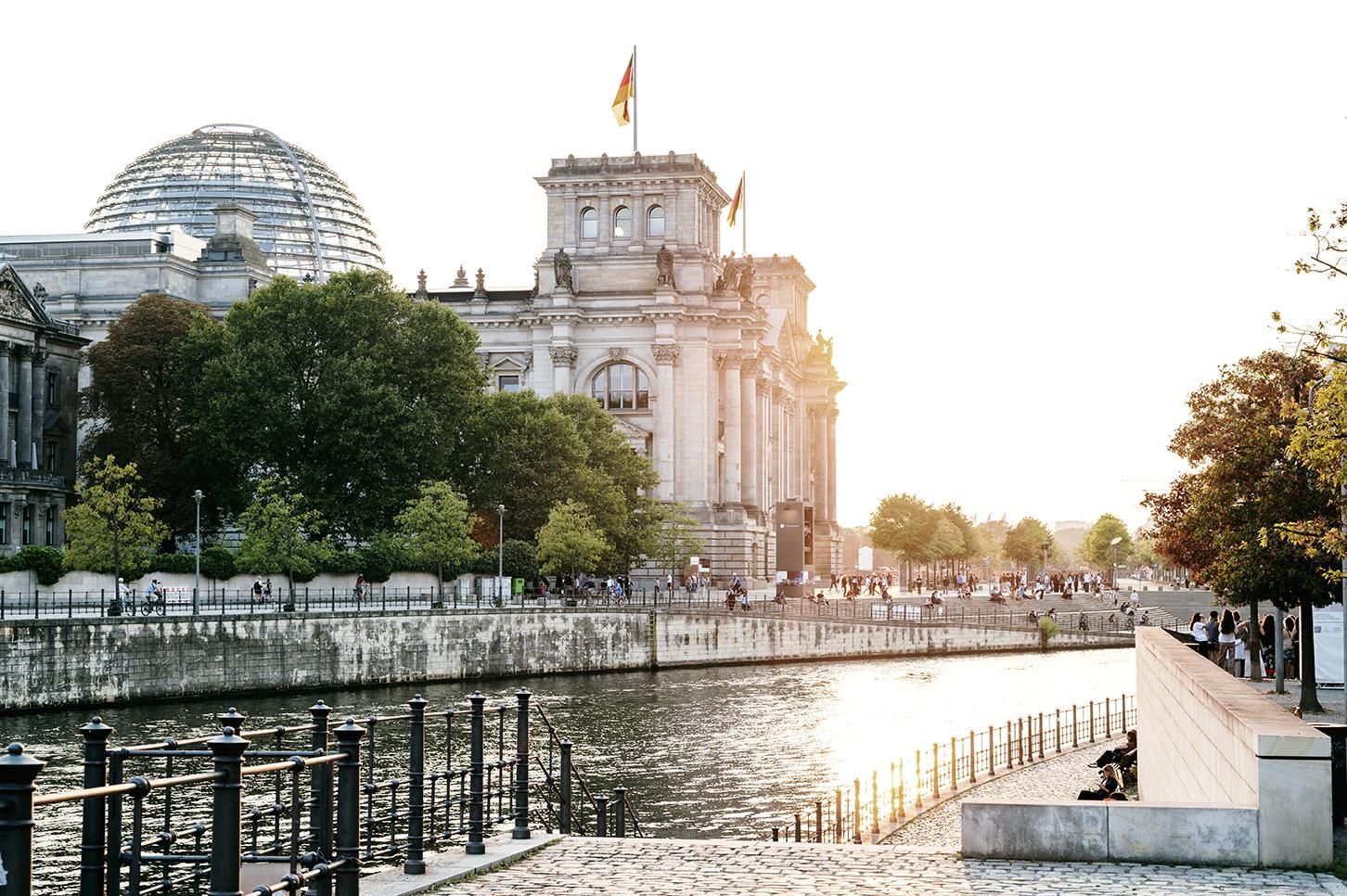 Vista posterior del Reichstag.