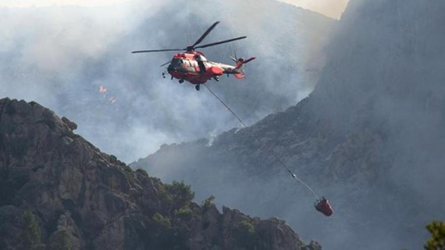 El incendio en Mallorca continúa sin control