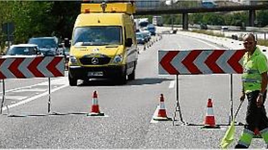 Centenars de conductors atrapats sense sortida a l&#039;autopista