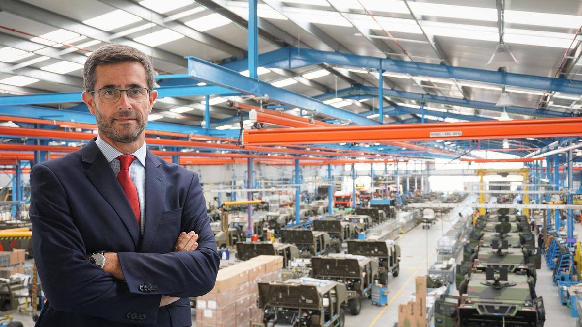 El consejero delegado y presidente de Urovesa, Justo Sierra, en la factoría de Valga