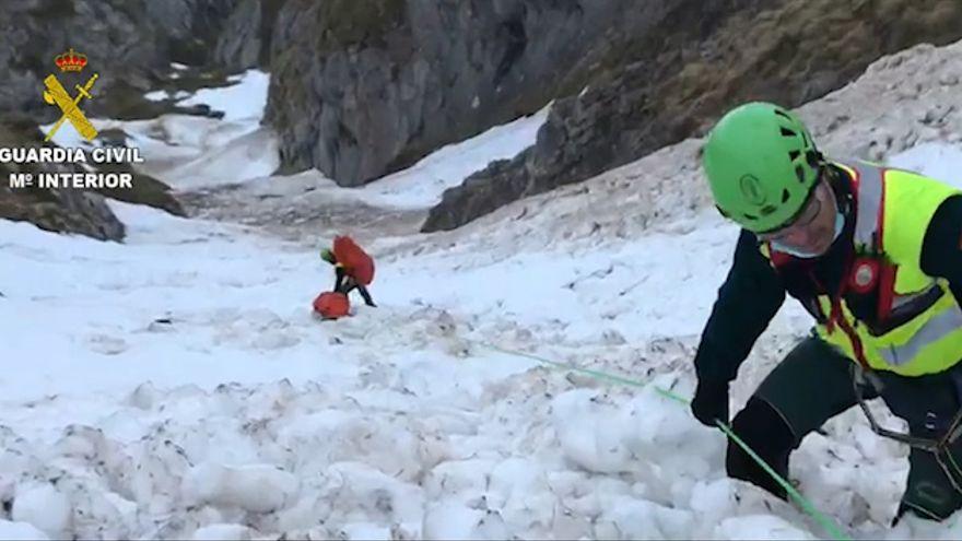 La Guardia Civil localiza muerto a un montañero cántabro en Asturias