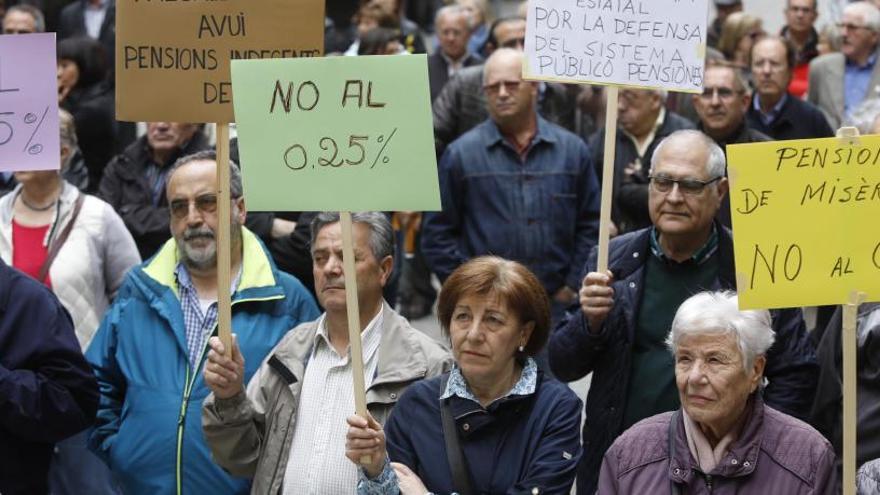 Manifestació de jubilats a Girona.