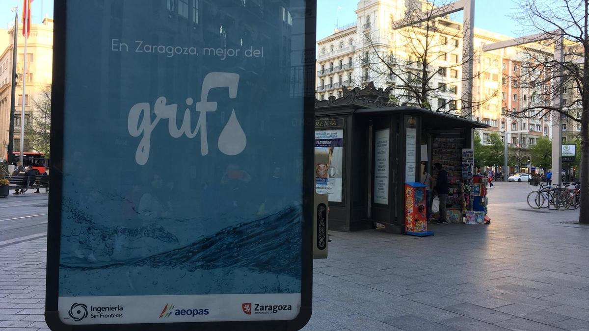 El Ayuntamiento de Zaragoza es uno de los primeros en unirse a la defensa del agua pública con su campaña ‘En Zaragoza, mejor del grifo’. / Fotos: El Correo