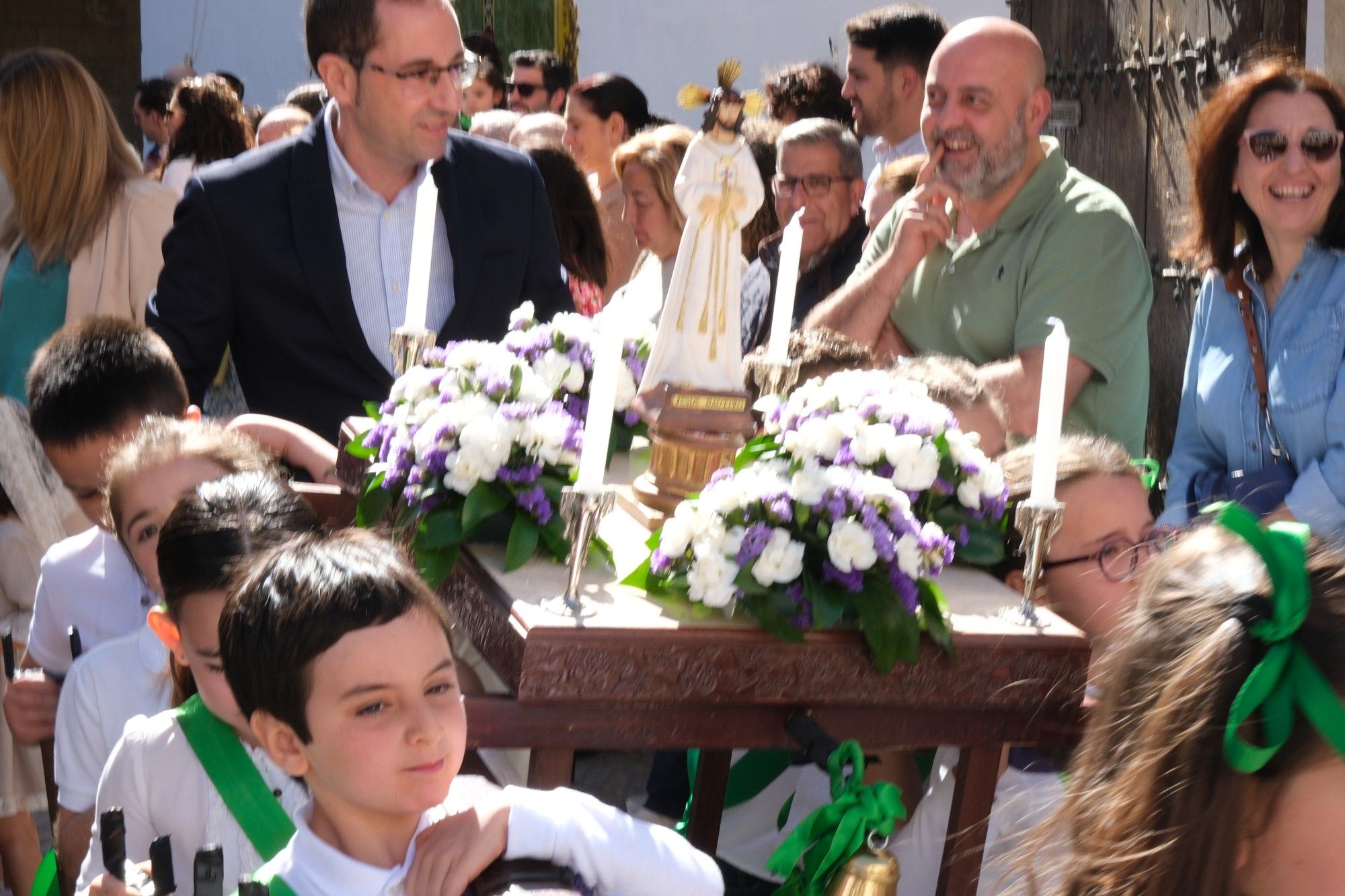 Concentración de tronos chicos en Antequera