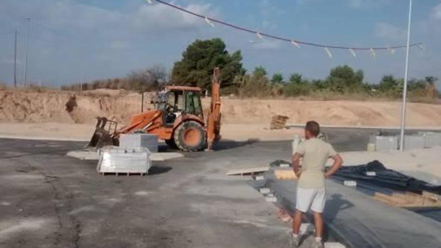Retoman las obras del área comercial en el  PP-33 Bulevar de La Vila