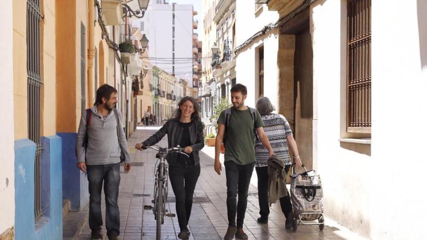 María Oliver en su visita a Benimaclet.