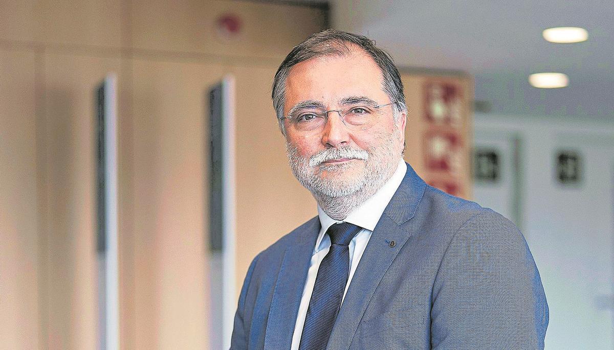 Alfonso Álvarez, director general de Cellnex España, en las oficinas de Barcelona.