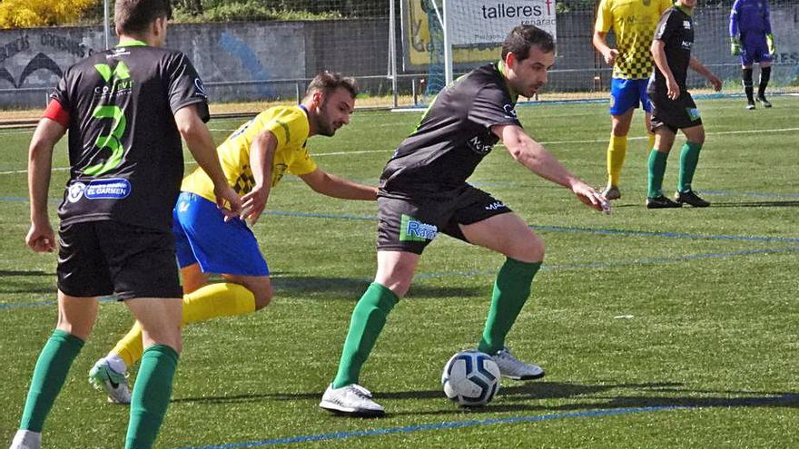 El Barbadás, defendiendo en el Antonio González.  | // FERNANDO CASANOVA