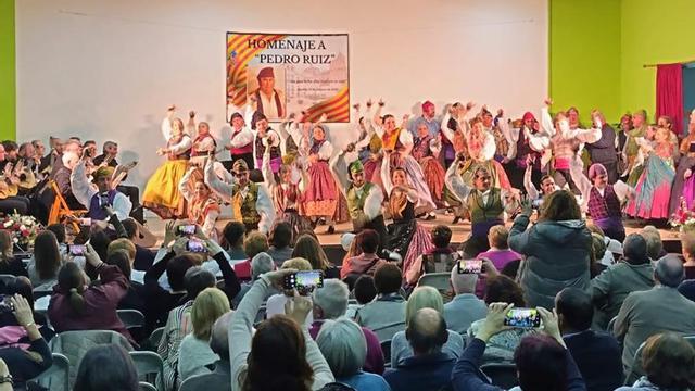 Durante el acto participaron más de 80 personas, entre joteros, bailadores y rondalla.