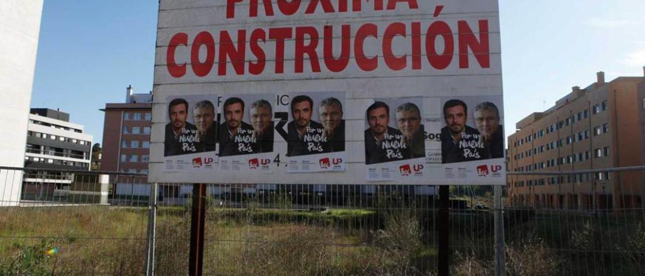 El cartel de IU-UP en el que sobran las palabras.