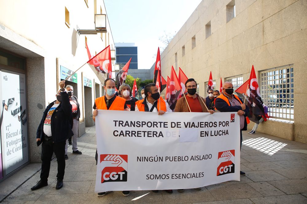 Reclaman servicios de tren y transporte por carretera para los pueblos de Córdoba