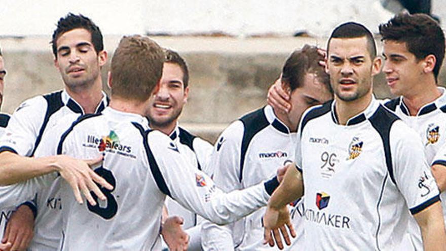 Constancia celebran un gol en un partido de esta temporada.