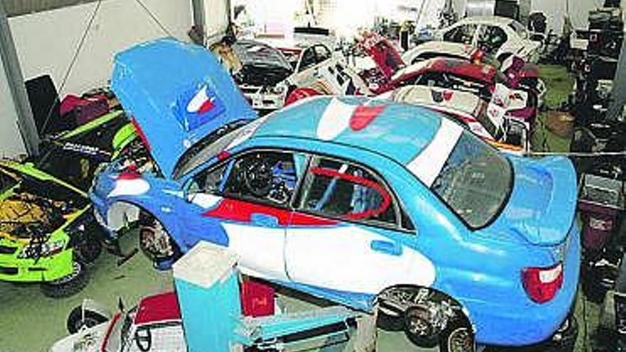 Taller de reparación de automóviles.