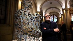 Jaume Plensa  en la UB en la presentación de escultura del artista que quedará instalada en el vestibulo del edificio historico de la UB. 
