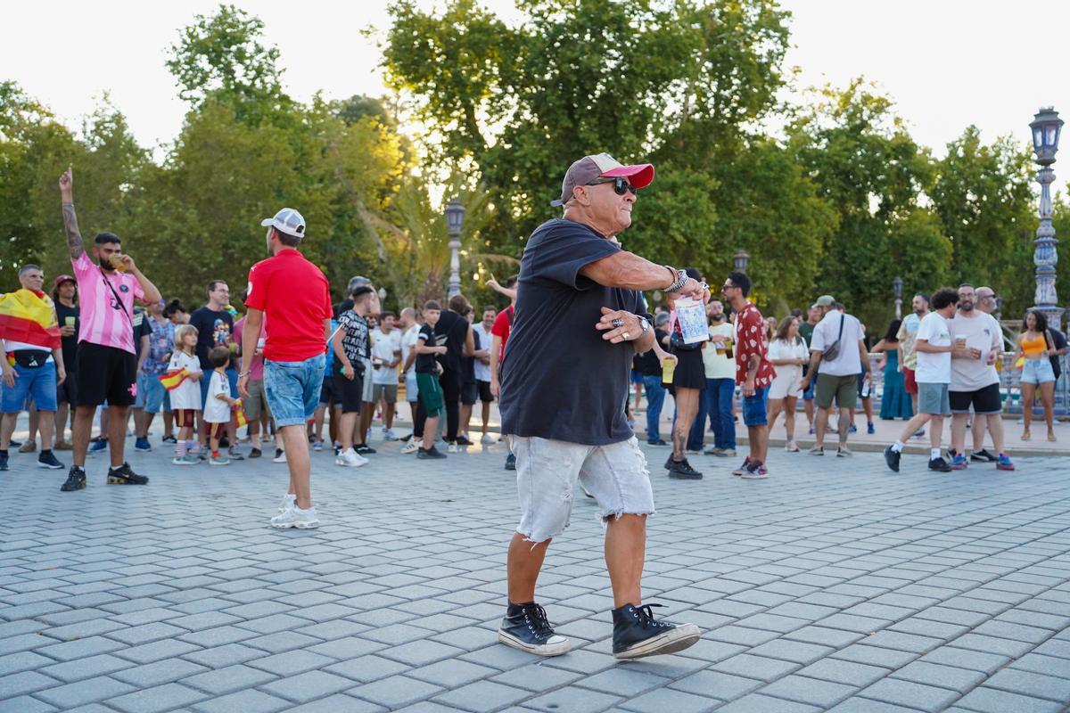 Así se vivió la semifinal entre España y Francia en la Plaza de España en imágenes Así se vivió la semifinal entre España y Francia en la Plaza de España en imágenes