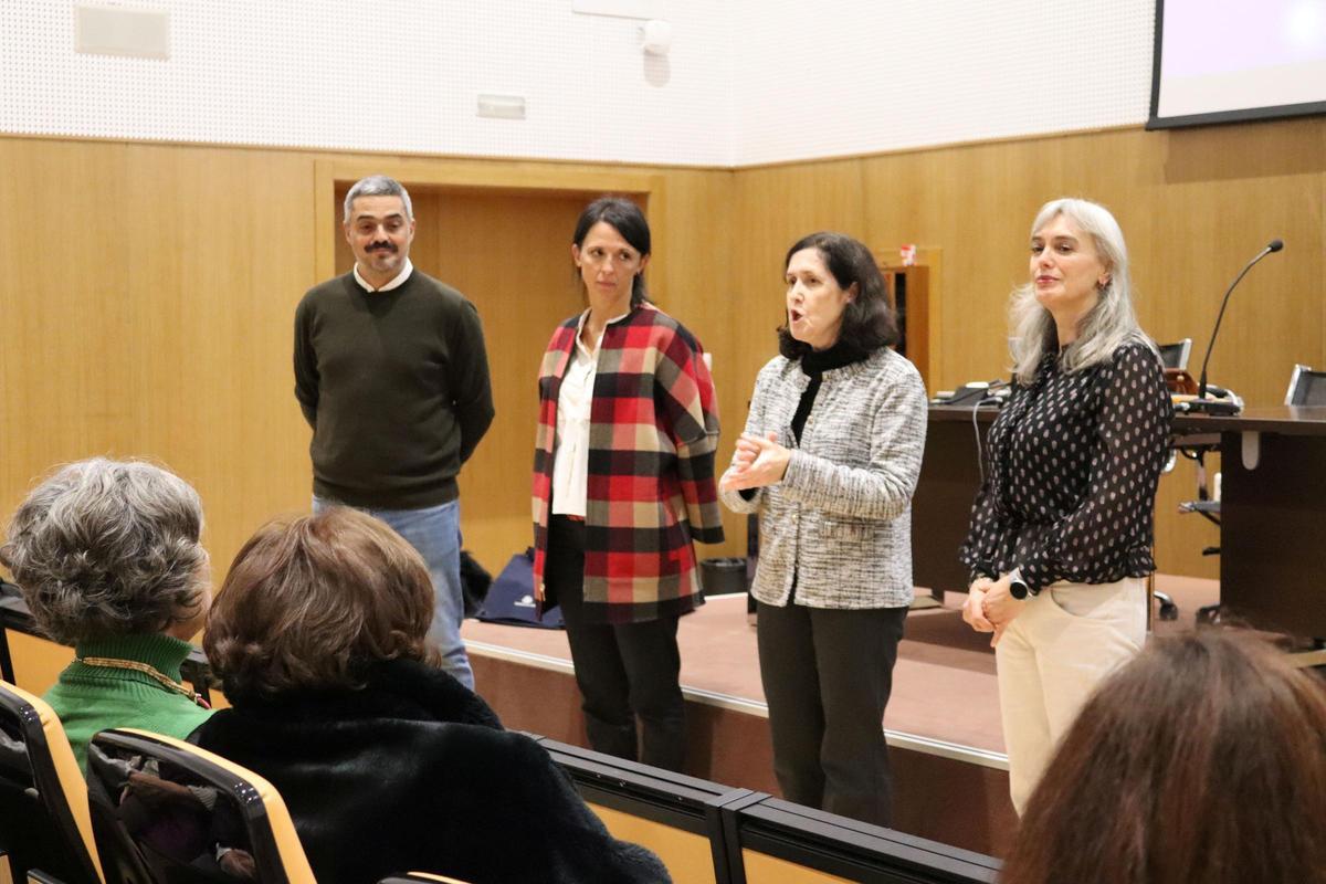 O alcalde, Daniel Pérez, e a concelleira Maruxa Suárez, á dereita, no acto de clausura.