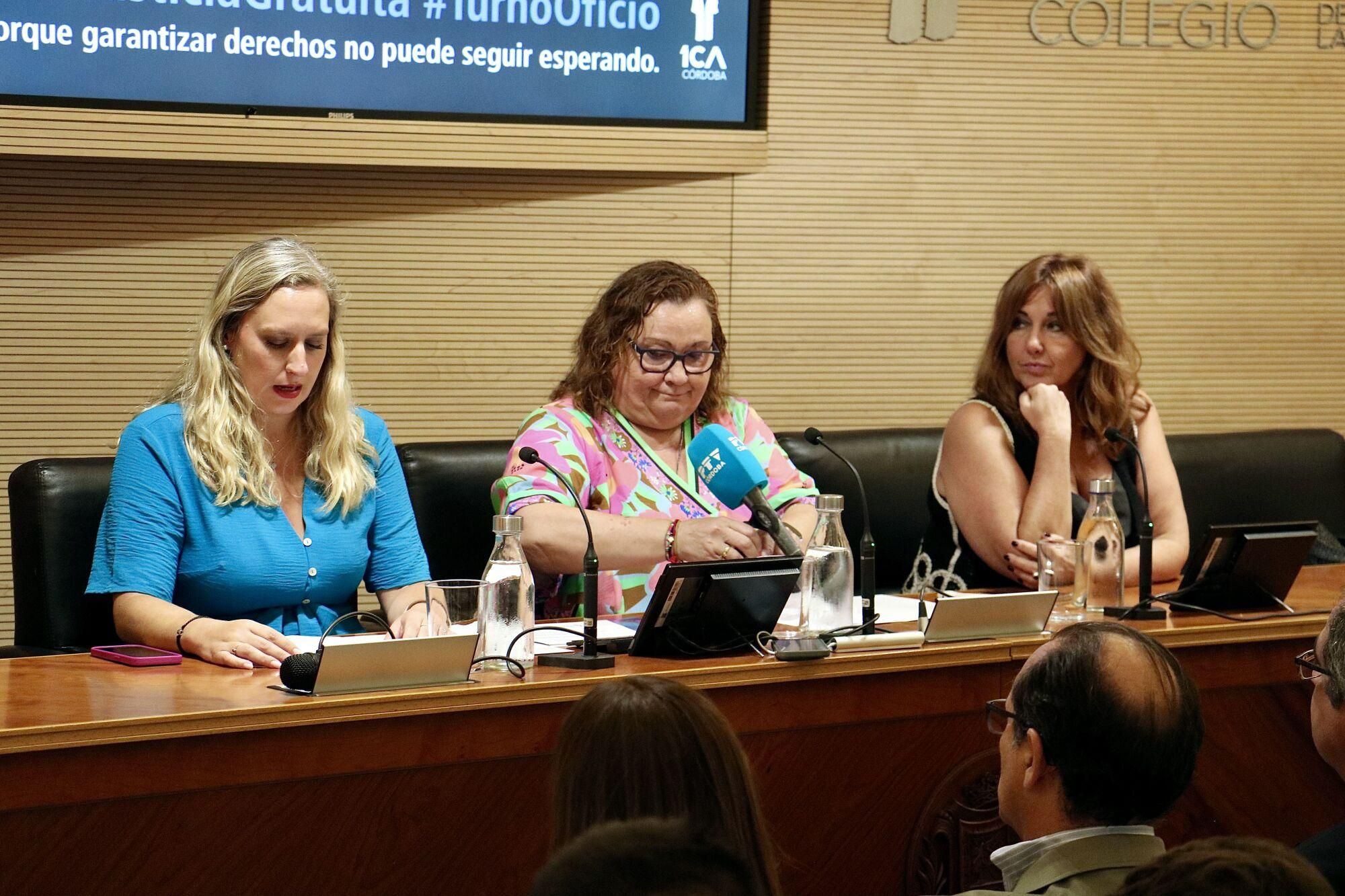 El Colegio de Abogacía honra 25 años de turno de oficio, en imágenes