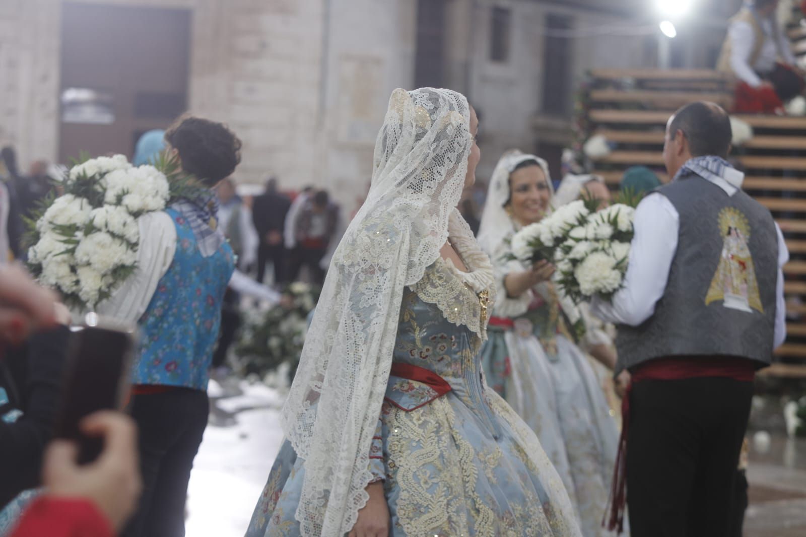 Sandra Gómez en la Ofrenda a la Mare de Déu