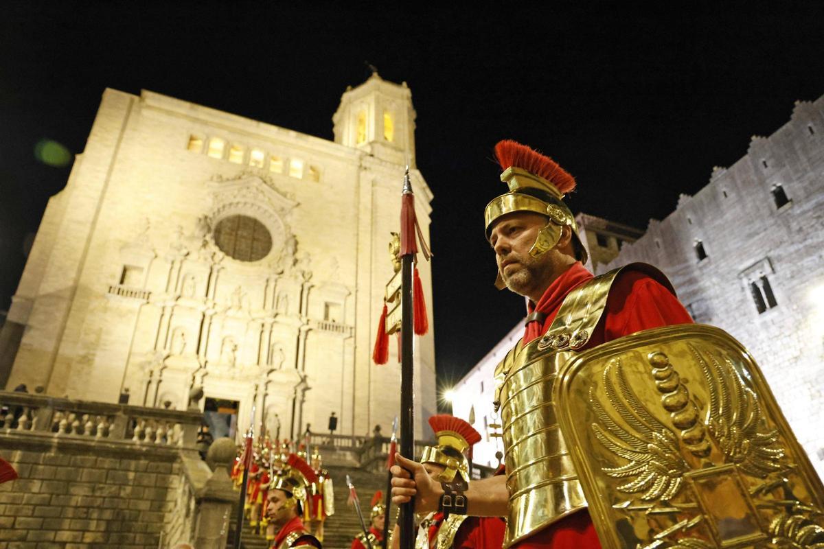 Les imatges de la processó del Sant Enterrament de Girona
