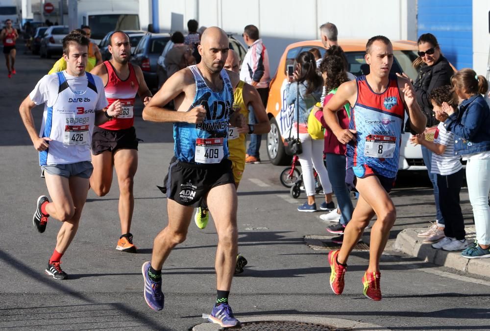 Casi medio millas de corredores completaron los diez kilómetros de la carrera de las Xornadas Marisqueiras do Berbés.