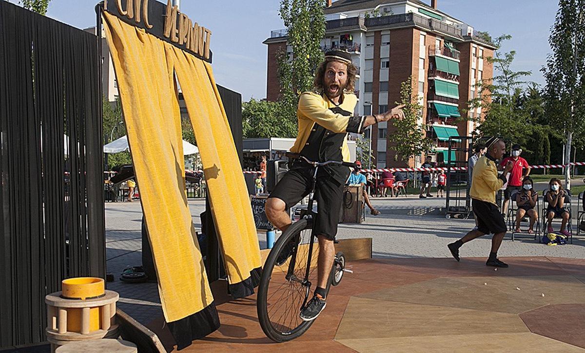 22a Nit del Teatre al Carrer de Parets: 18 actuacions, entre les quals, la 27a Festa de la Pedra del Diable 22a Nit del Teatre al Carrer de Parets: 18 actuacions, entre les quals, la 27a Festa de la Pedra del Diable