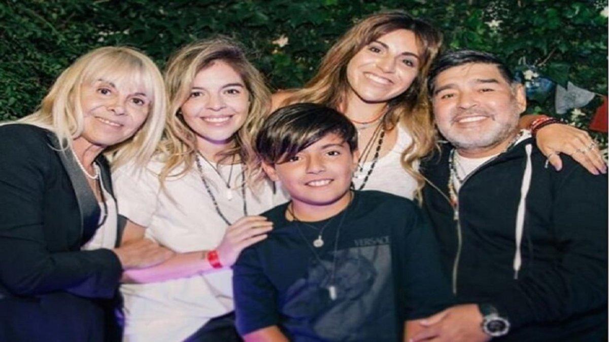 Dos nuevos supuestos hijos de Maradona piden que se exhume el cadáver para realizar pruebas