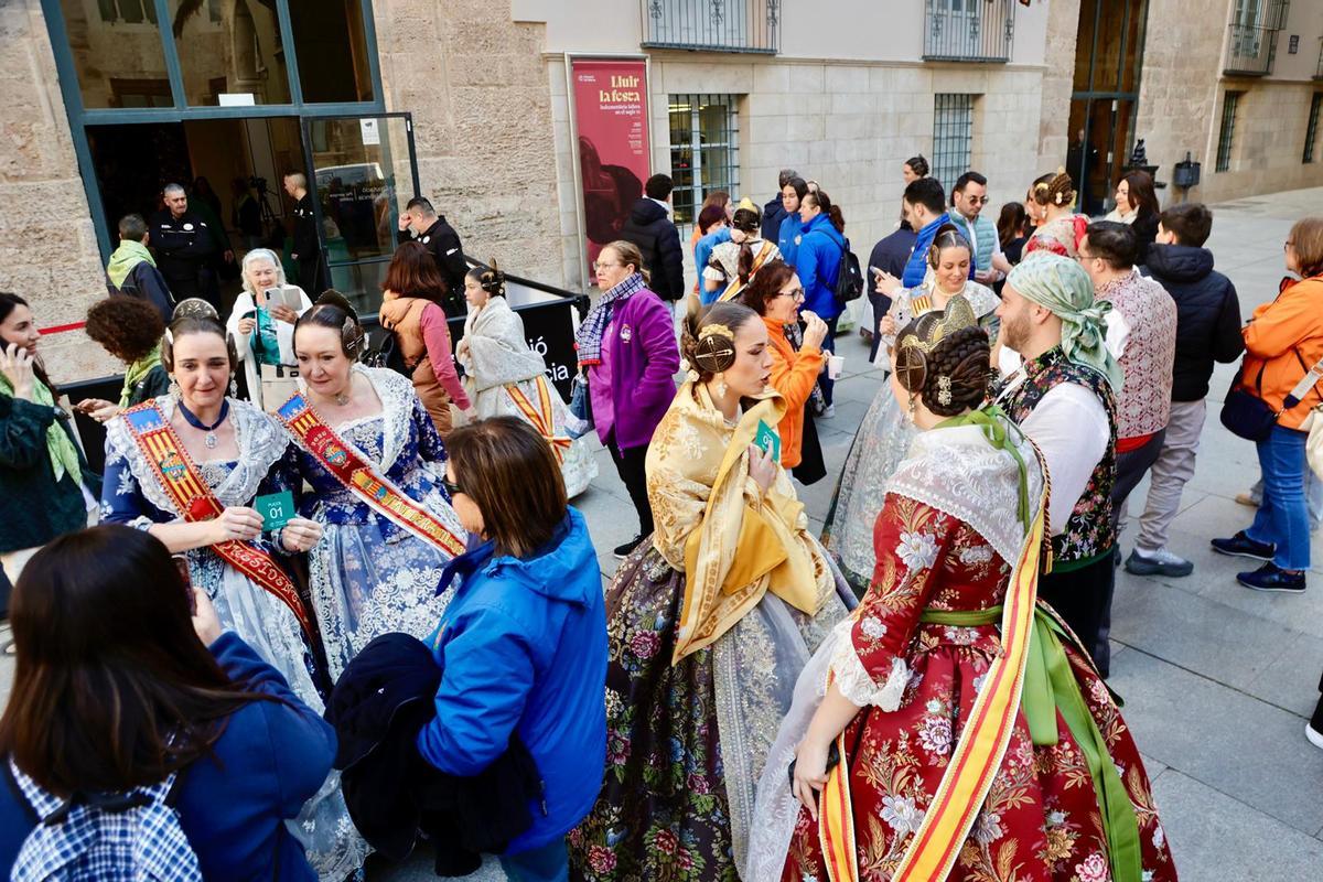 La "marea fallera" de las comarcas llega a la Diputación