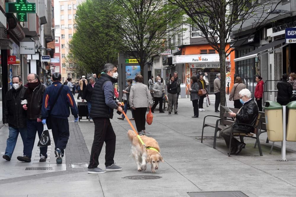 Así fue el paseo de los mayores en A Coruña