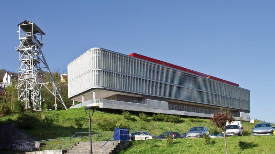 Centro Tecnológico de El Entrego, junto al castillete del pozo. | LNE