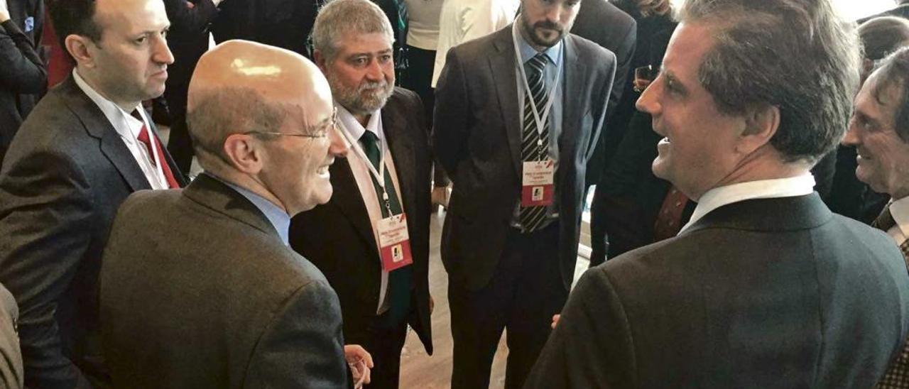 Joan Font y Jaume Ramis en su encuentro con la PMU francesa en París-Vincennes. Consell de Mallorca