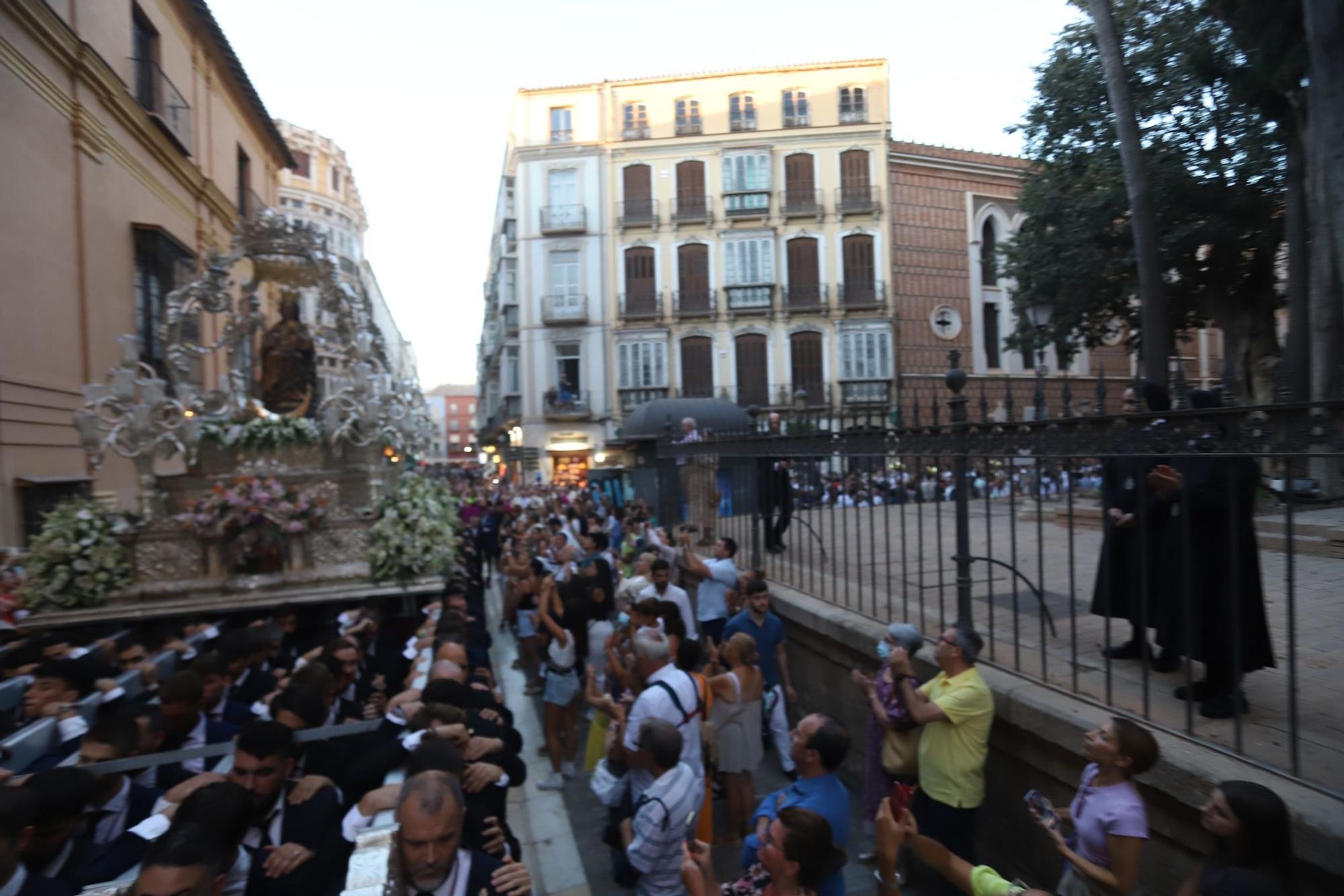 La patrona de Málaga, la Virgen de la Victoria, vuelve a procesionar por las calles de la ciudad