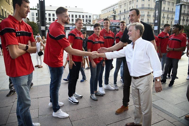 Recorrido turístico del Basket Zaragoza por la capital aragonesa