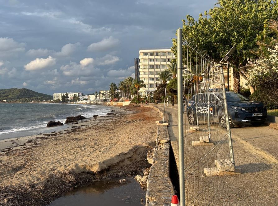 Encuentran el pie de una persona en Platja d'en Bossa