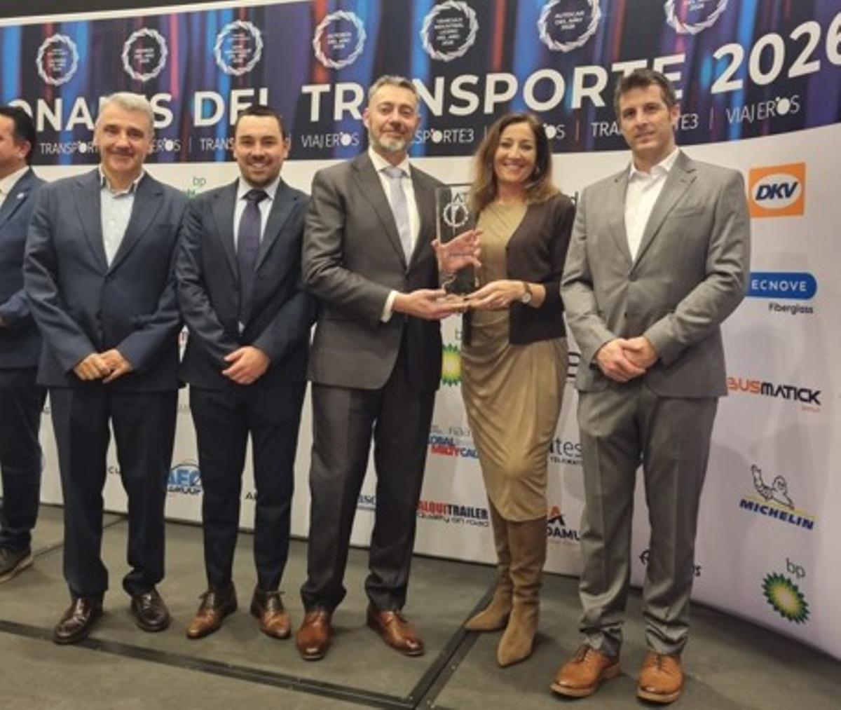 Beatriz Castro, CEO de Castrosua, con el premio