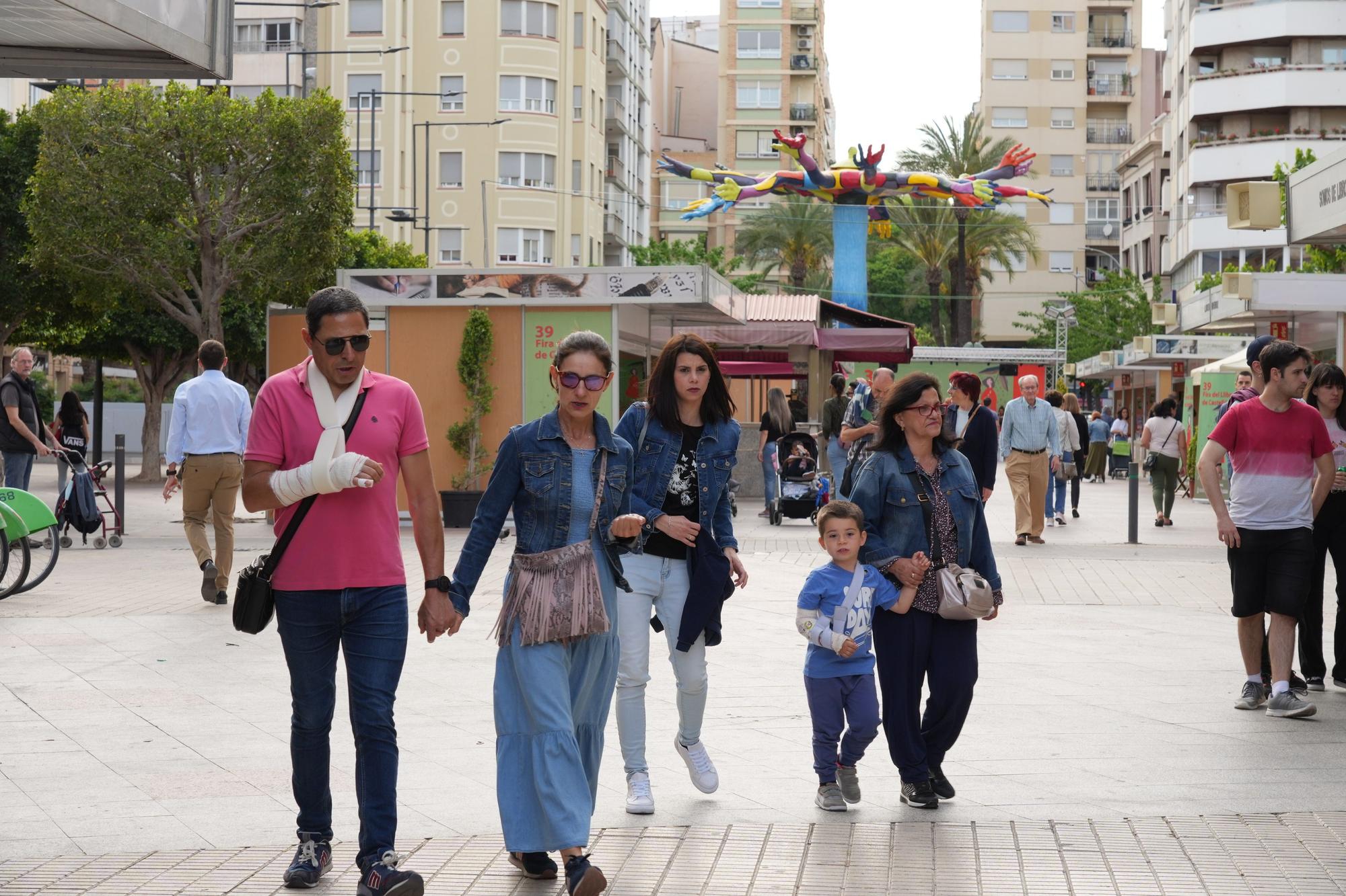 ¡Búscate en la macrogalería! Castellón vive un puente de fiestas en los municipios